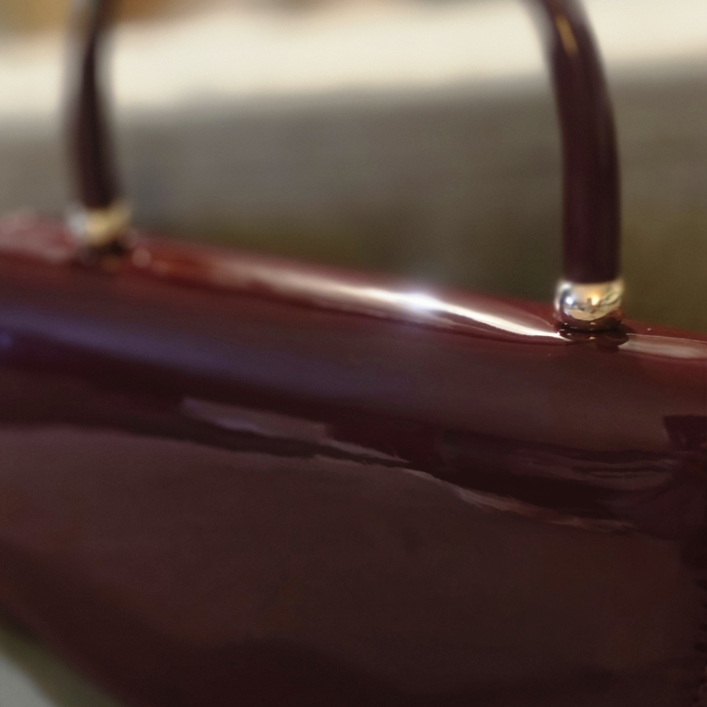 Elegant Mini Burgandy Clutch! - Picture 5 of 14